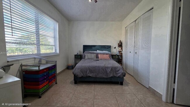 Building Photo - 3000 Sunrise Lakes Dr W