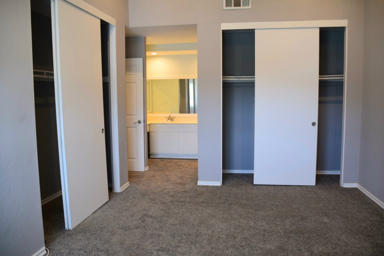Master has two large closets - 44553 La Paz Rd