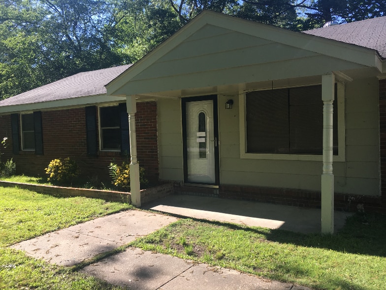 Building Photo - 1465 Kevin Ct