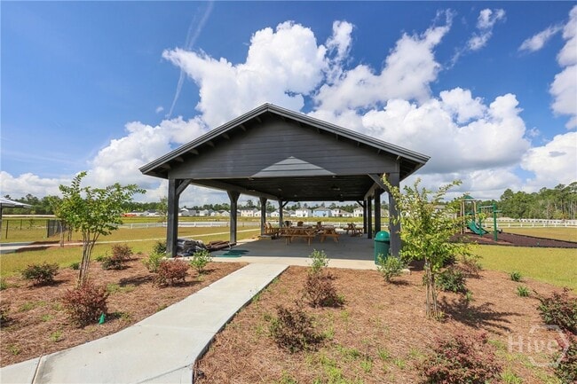 Building Photo - 107 Firefly Cir