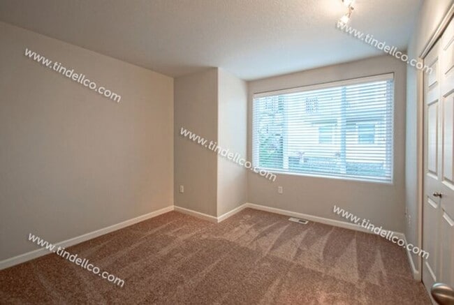 Building Photo - Cozy Townhome in Beautiful Progress Ridge-...