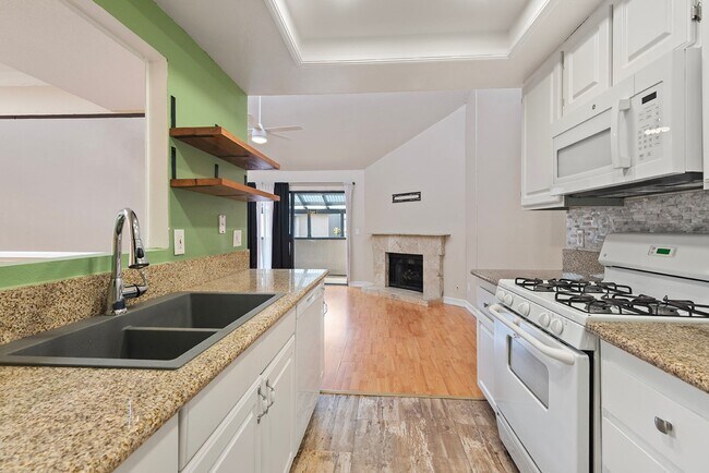 Building Photo - Your New Home Awaits