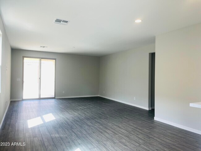 Building Photo - 1561 Sabel Ct