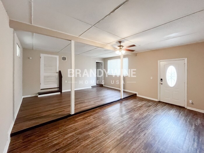 Building Photo - 922 Westgate Dr