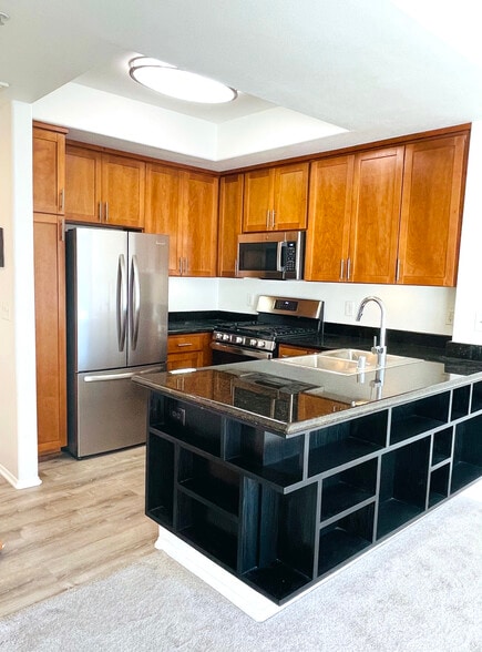 Building Photo - 4060 Glencoe Ave