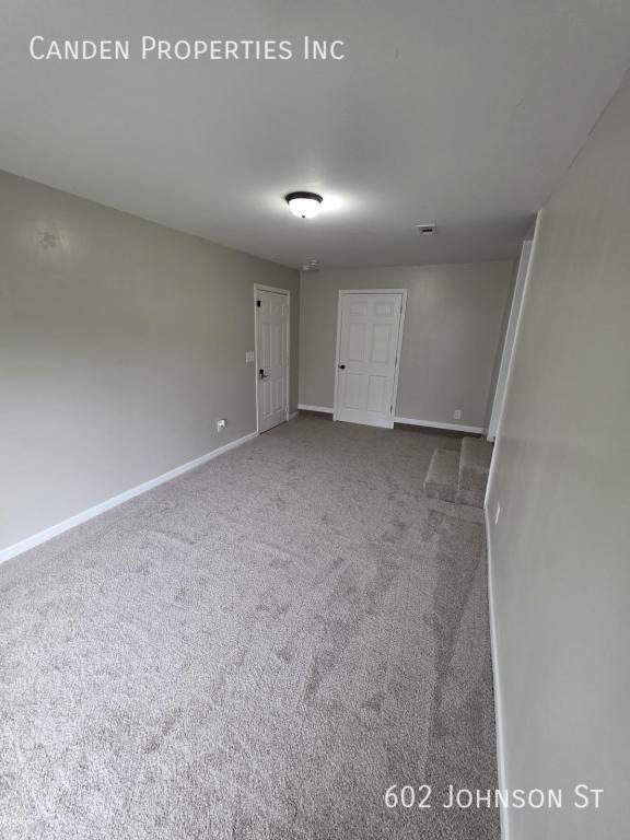 Building Photo - 602 Johnson St