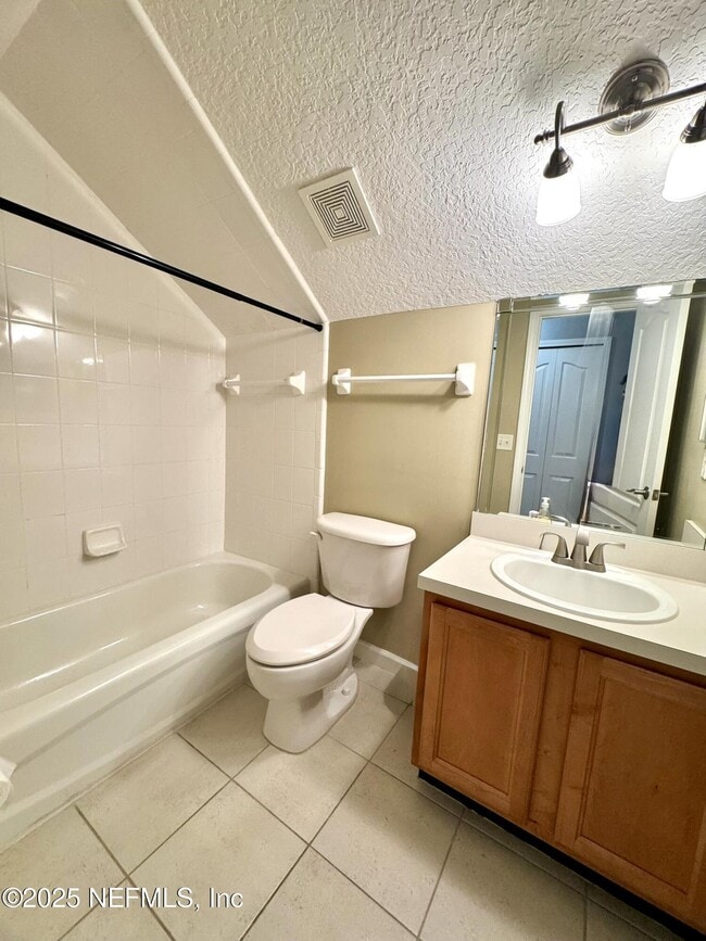 Building Photo - 2208 Wide Reach Dr