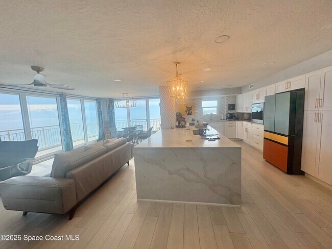 Building Photo - 877 N Hwy A1A