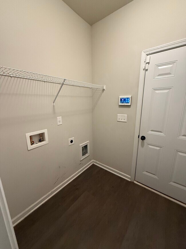 Building Photo - 1050 Mcconaughy Ct