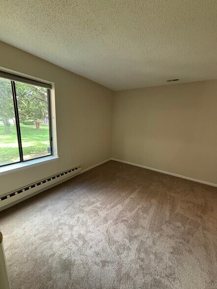 Building Photo - 15320 Pine Orchard Dr