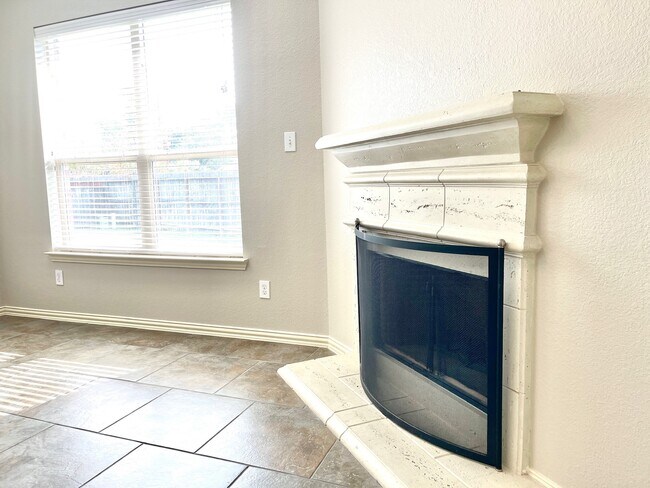 Building Photo - 26100 Brickhill Dr