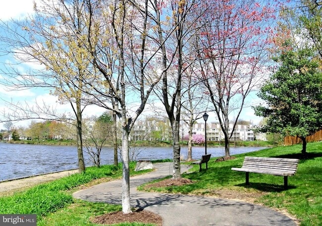 Building Photo - 2844 Yarling Ct