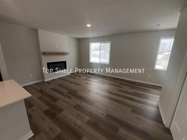 Building Photo - 173 NE 56th St