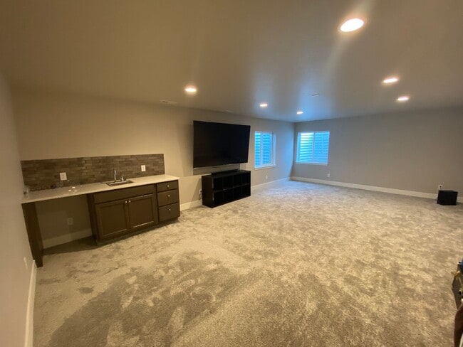 Building Photo - STUNNING 4BD/3.5BA HOME IN CUMBRE VISTA | ...