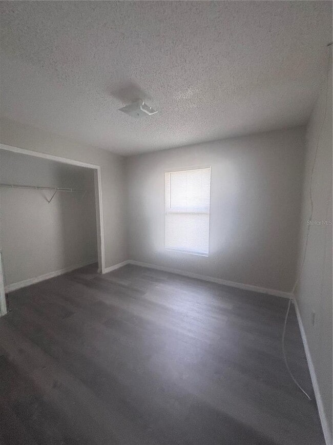 Building Photo - 624 Jaguar Ct