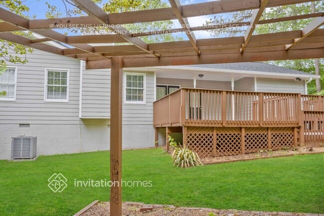 Building Photo - 468 Summerville Dr NW