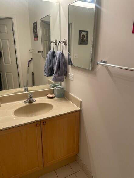 Building Photo - 950 W Monroe St