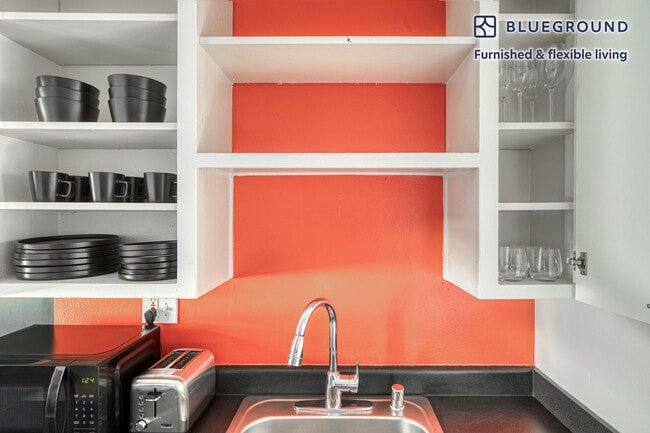 Building Photo - 4221 W Kling St