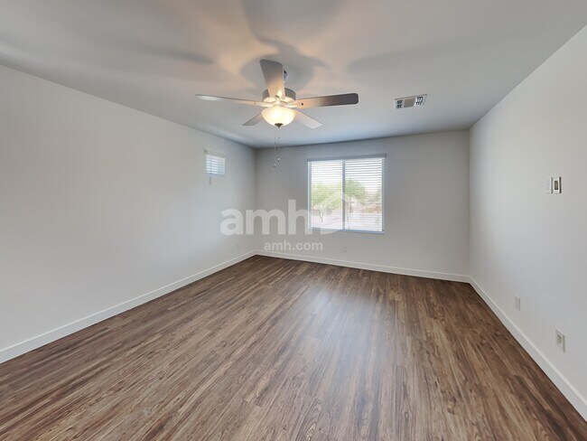 Building Photo - 4137 S 105th Dr