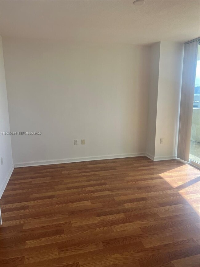 Building Photo - 19501 W Country Club Dr