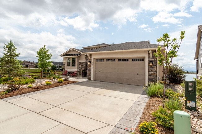 Building Photo - Spacious 4-Bedroom Home in Prestigious For...