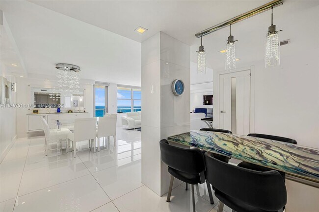Building Photo - 9511 Collins Ave