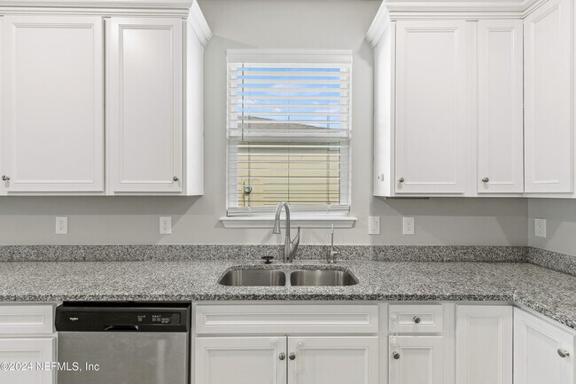 Building Photo - 4570 Creekside Blf St