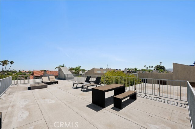 Building Photo - 100 S Guadalupe Ave