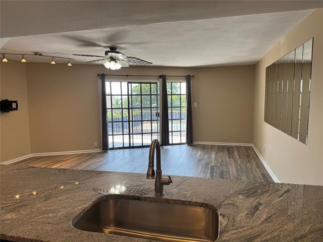 Building Photo - 426 Yacht Club Dr