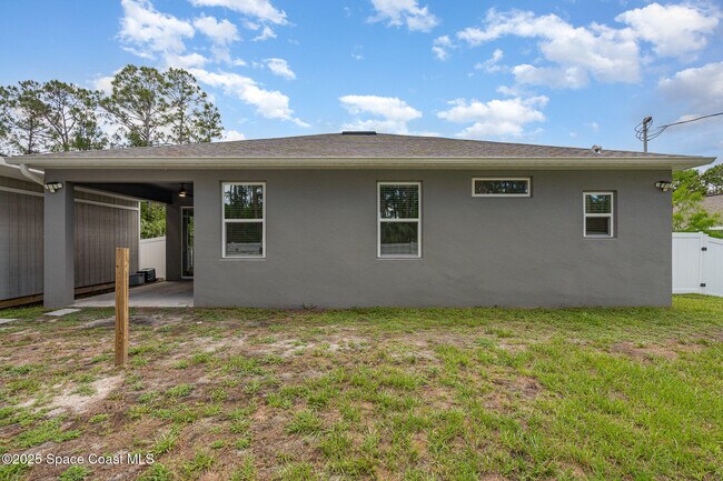 Building Photo - 1085 Caligula Ave SE