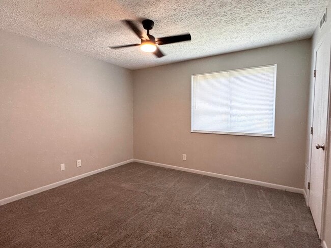 Building Photo - 38 Woodland Hills Dr