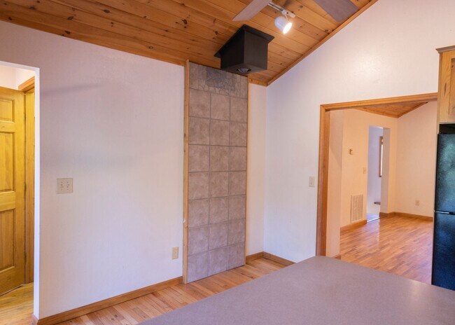 Building Photo - Spacious Home in Sugar Grove With Easy Access to Boone