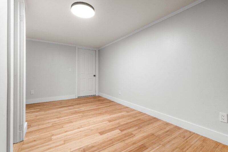 Building Photo - 14 Fowler St