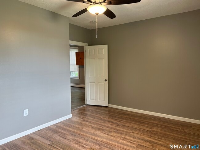 Building Photo - 58 Smith Ave