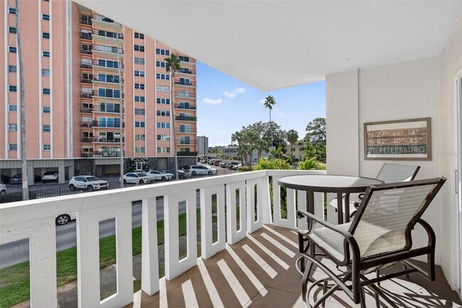 Building Photo - 1200 N Shore Dr NE