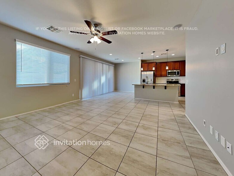 Building Photo - 4465 Kirkland Ave