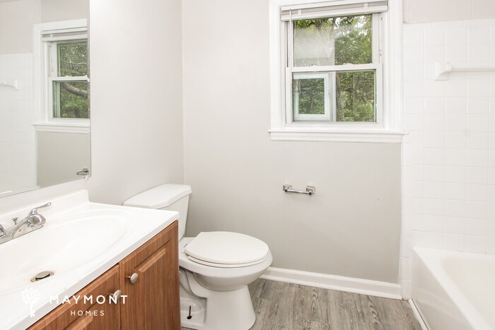 Building Photo - 1745 Bywood Dr