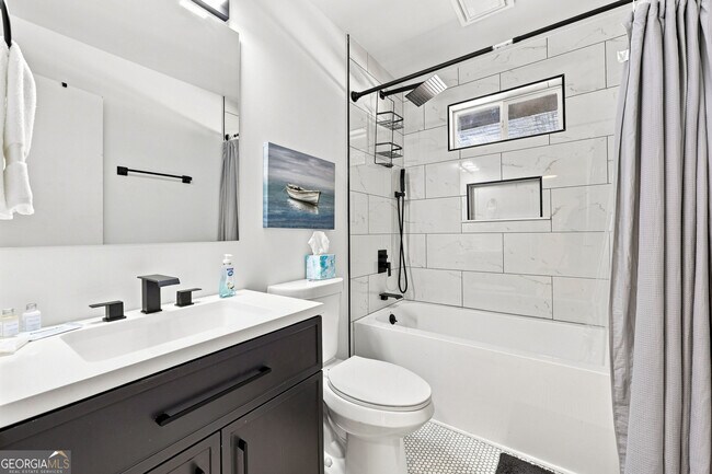Building Photo - 4225 Twin Rivers Dr
