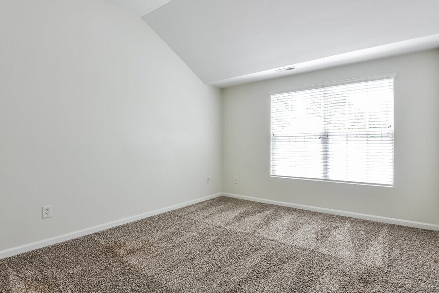 Building Photo - 3771 Burtons Barn St