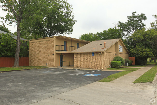Building Photo - 6607 Guadalupe St. Apts