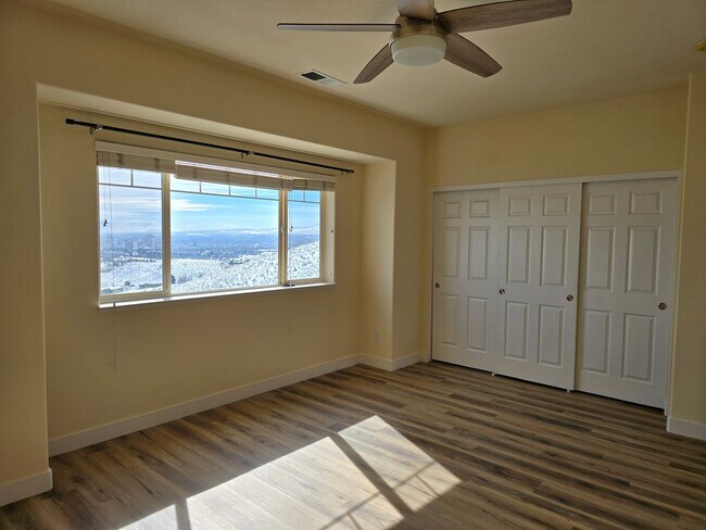 Building Photo - Beautiful North Reno Home W/ Panoramic views!