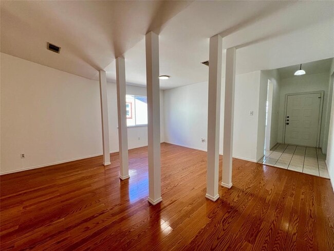 Building Photo - 6005 Avery Island Ave