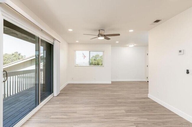 Building Photo - Remodeled 3 Bed 2 Bath Condo - Coastal Living at Its Finest