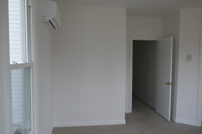 Building Photo - 600 W Colonial Ave