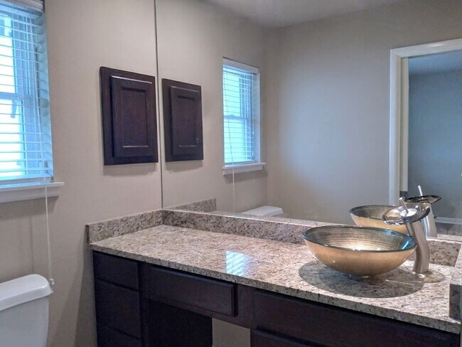 Building Photo - *COMING SOON* Exquisite Estate Living in Prestigious Hollywood Park With Outdoor Kitchen!