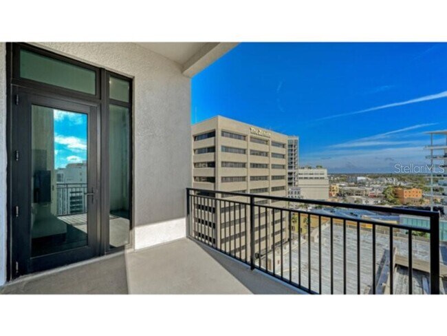 Building Photo - 33 S Palm Ave