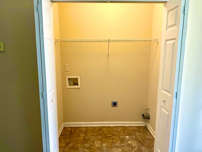 Building Photo - 4552 Latchwood Dr