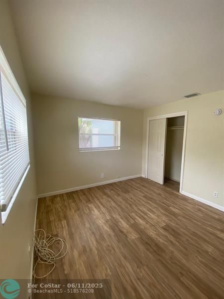 Building Photo - 1520 NW 52nd Ave