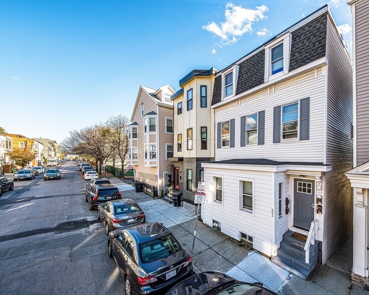 Primary Photo - 351 E 8th St