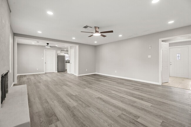 Building Photo - 2707 Mt Vernon Dr